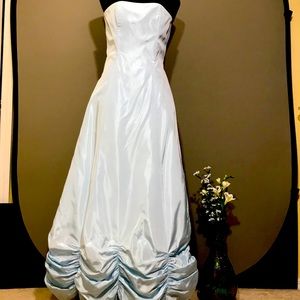 Jessica McClintock Strapless Baby Blue Prom Dress